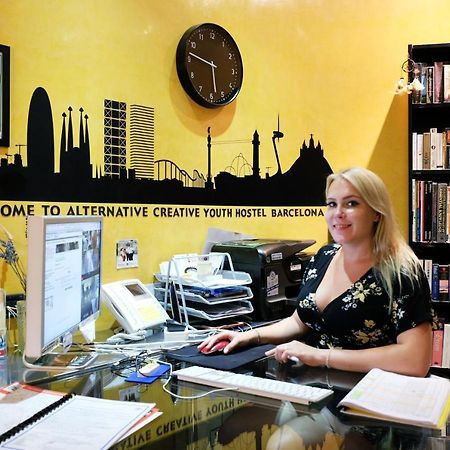 Alternative Creative Youth Hostel Barcelona Bagian luar foto