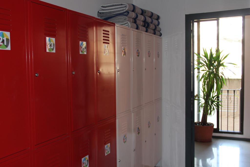 Alternative Creative Youth Hostel Barcelona Bagian luar foto