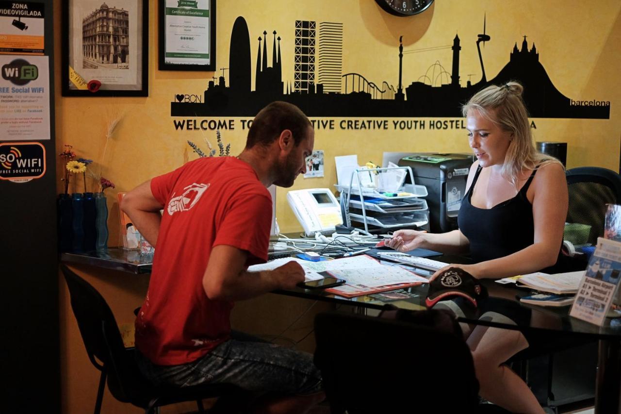 Alternative Creative Youth Hostel Barcelona Bagian luar foto