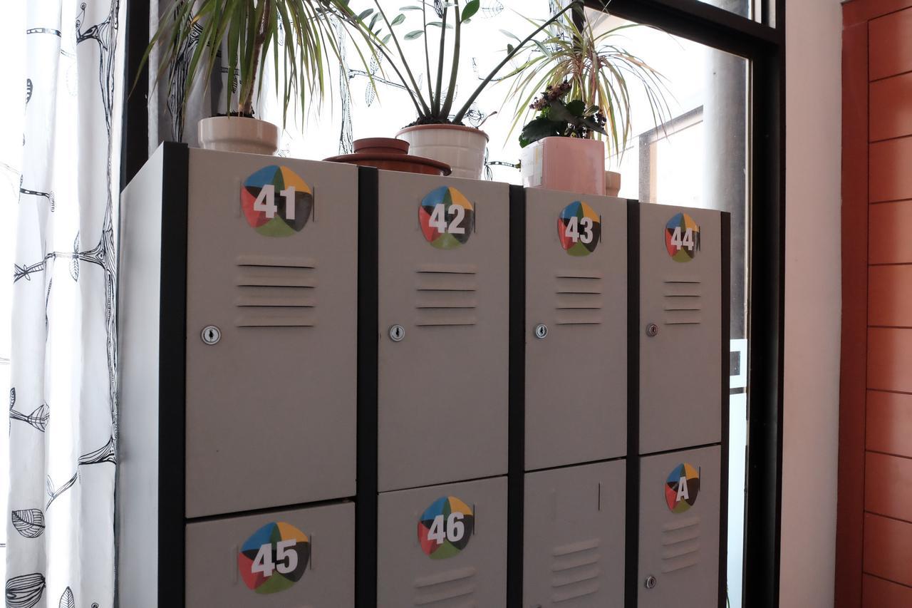 Alternative Creative Youth Hostel Barcelona Bagian luar foto